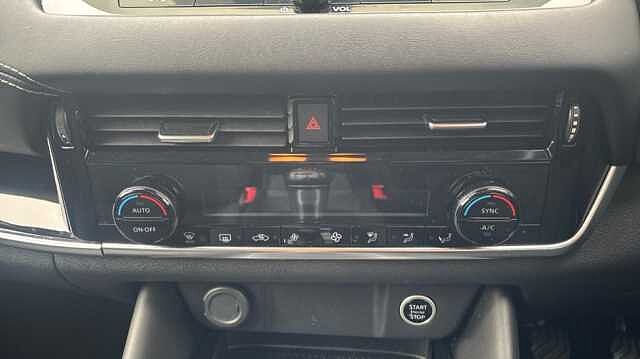 Nissan Qashqai QASHQAI 1.3 DiG-T MH 158 N-Connecta 5dr