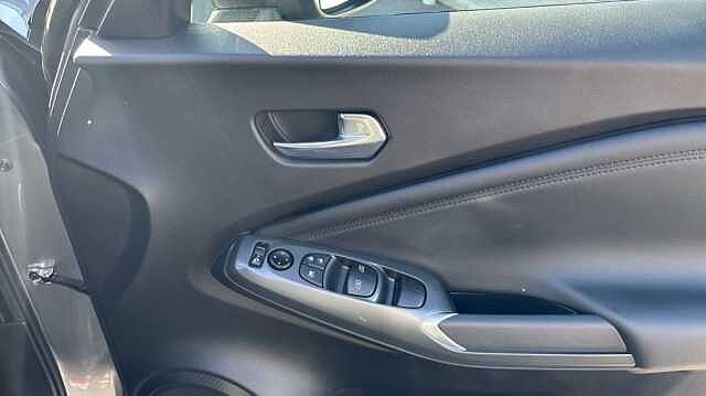 Nissan Juke JUKE 1.6 Hybrid N-Connecta 5dr Auto