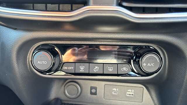 Nissan Juke JUKE 1.6 Hybrid N-Connecta 5dr Auto