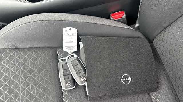 Nissan Juke JUKE 1.0 DiG-T N-Connecta 5dr DCT