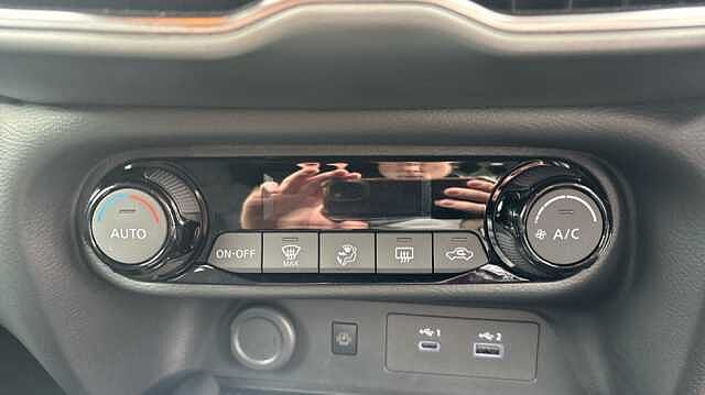 Nissan Juke JUKE 1.0 DiG-T N-Connecta 5dr DCT