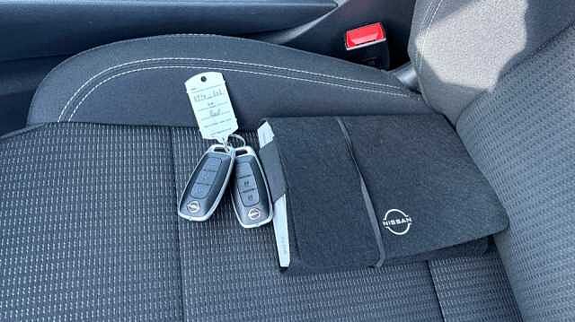 Nissan Qashqai QASHQAI 1.3 DiG-T MH Acenta Premium 5dr