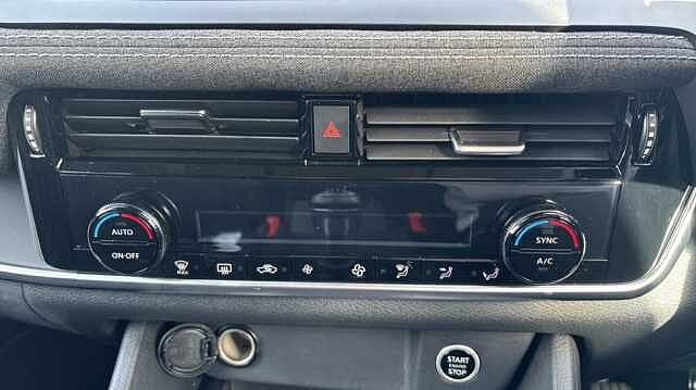 Nissan Qashqai QASHQAI 1.3 DiG-T MH Acenta Premium 5dr