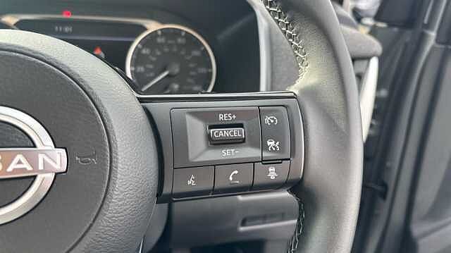 Nissan Qashqai QASHQAI 1.3 DiG-T MH Acenta Premium 5dr