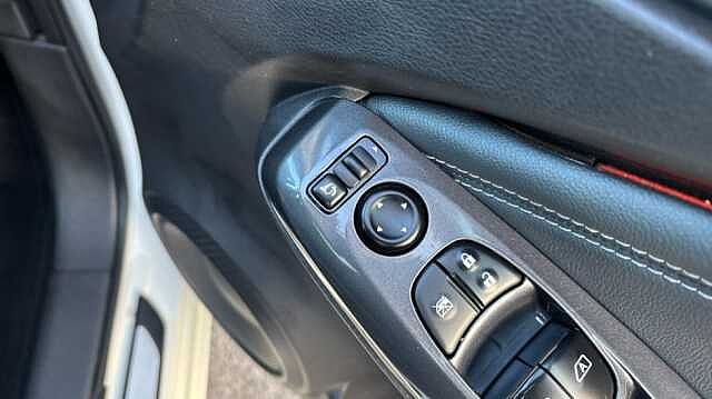 Nissan Juke JUKE 1.0 DiG-T N-Connecta 5dr