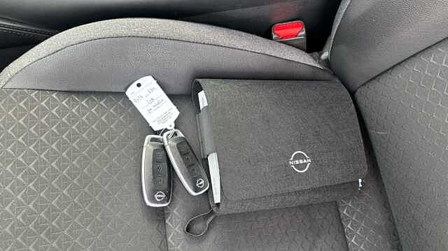 Nissan Juke JUKE 1.6 Hybrid N-Connecta 5dr Auto