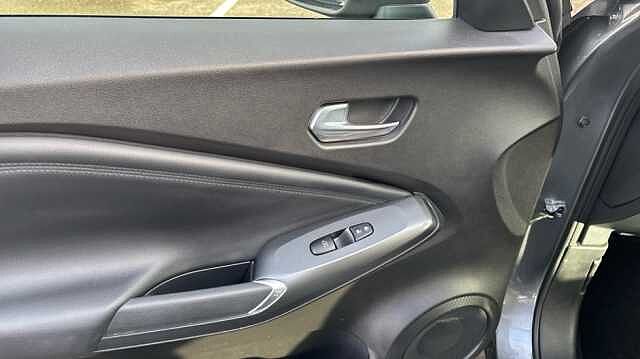 Nissan Juke JUKE 1.6 Hybrid N-Connecta 5dr Auto