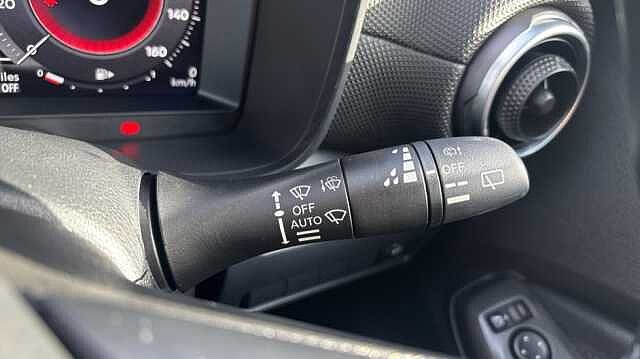 Nissan Juke JUKE 1.6 Hybrid N-Connecta 5dr Auto