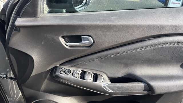 Nissan Juke JUKE 1.6 Hybrid N-Connecta 5dr Auto