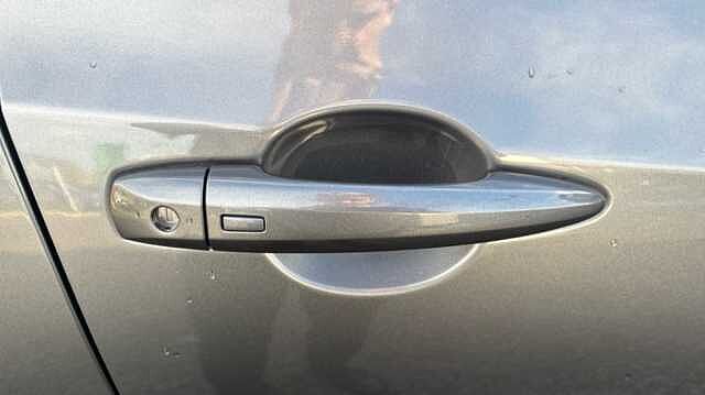 Nissan Juke JUKE 1.6 Hybrid N-Connecta 5dr Auto