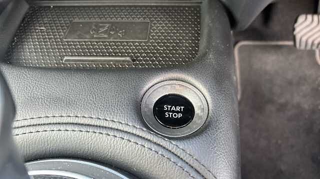 Nissan Juke JUKE 1.6 Hybrid N-Connecta 5dr Auto