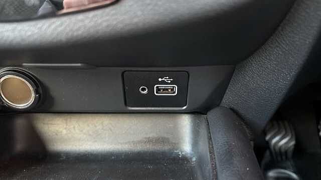 Nissan Juke JUKE 1.0 DiG-T 114 N-Connecta 5dr