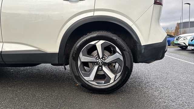 Nissan Qashqai QASHQAI 1.3 DiG-T MH N-Connecta 5dr