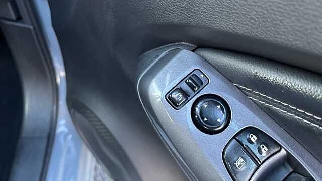 Nissan Juke JUKE 1.6 Hybrid N-Connecta 5dr Auto