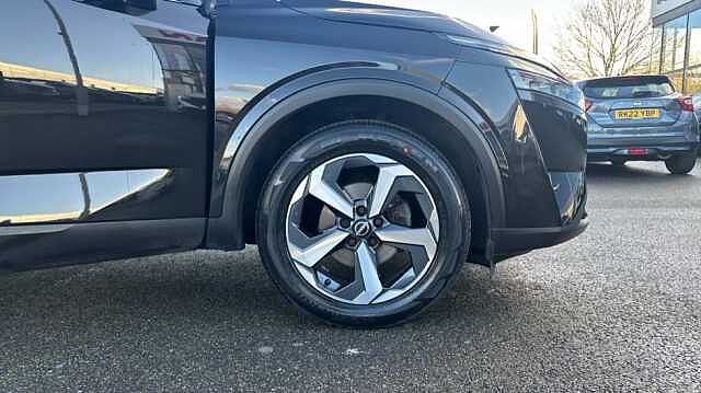 Nissan Qashqai QASHQAI 1.3 DiG-T MH N-Connecta 5dr