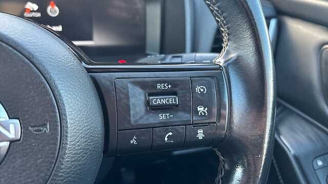 Nissan Qashqai QASHQAI 1.3 DiG-T MH N-Connecta 5dr