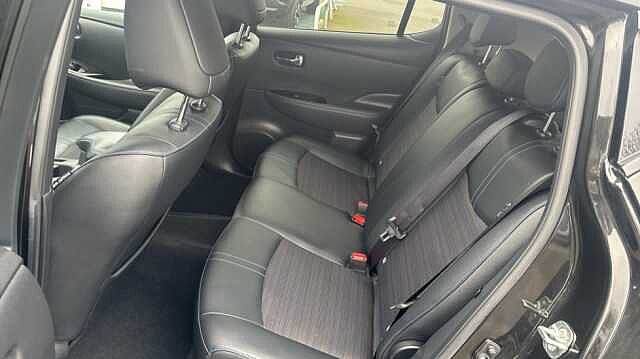 Nissan LEAF LEAF 110kW N-Connecta 39kWh 5dr Auto