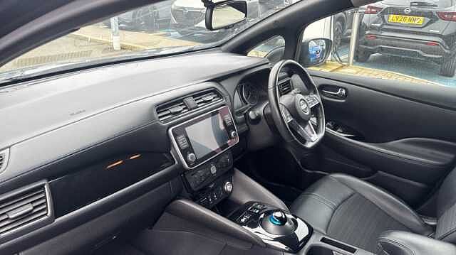Nissan LEAF LEAF 110kW N-Connecta 39kWh 5dr Auto