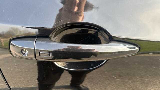 Nissan Juke JUKE 1.0 DiG-T 114 N-Connecta 5dr