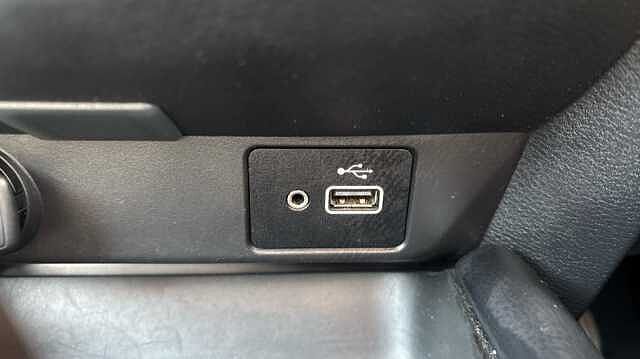 Nissan Juke JUKE 1.0 DiG-T 114 N-Connecta 5dr