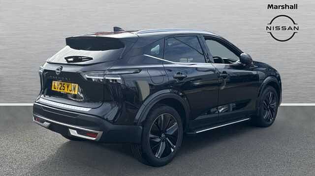 Nissan Qashqai Qashqai 1.3 Dig-t MHB 140 Tekna