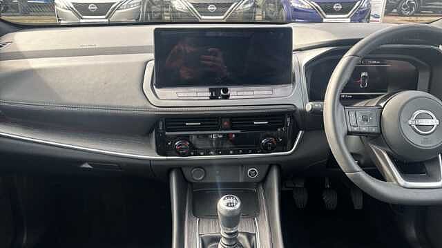 Nissan Qashqai Qashqai 1.3 Dig-t MHB 140 Tekna