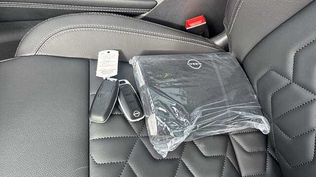 Nissan Qashqai Qashqai 1.3 Dig-t MHB 140 Tekna