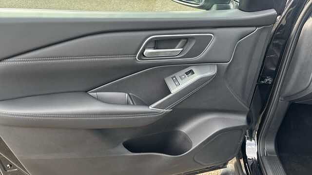 Nissan Qashqai Qashqai 1.3 Dig-t MHB 140 Tekna