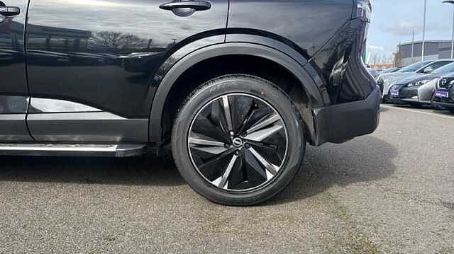 Nissan Qashqai Qashqai 1.3 Dig-t MHB 140 Tekna