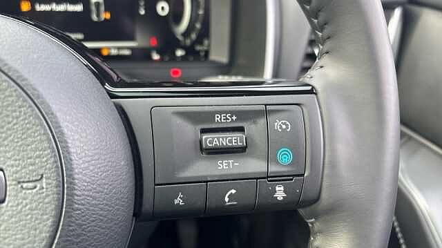 Nissan Qashqai Qashqai 1.3 Dig-t MHB 140 Tekna