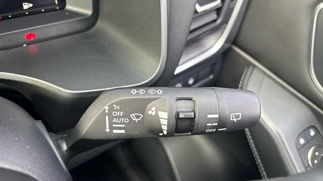 Nissan Qashqai Qashqai 1.3 Dig-t MHB 140 Tekna