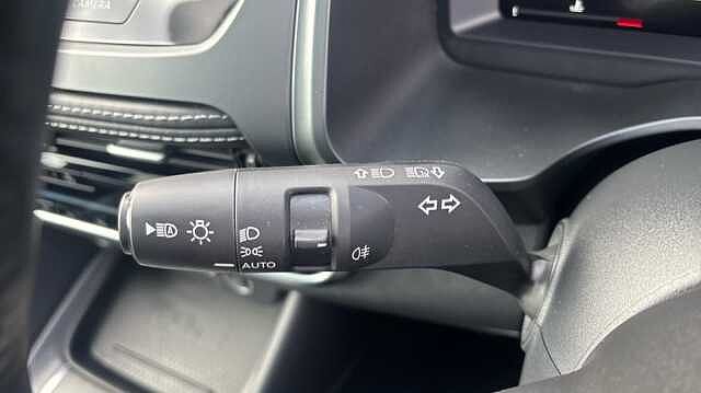 Nissan Qashqai Qashqai 1.3 Dig-t MHB 140 Tekna