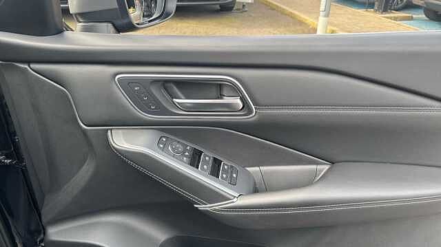 Nissan Qashqai Qashqai 1.3 Dig-t MHB 140 Tekna