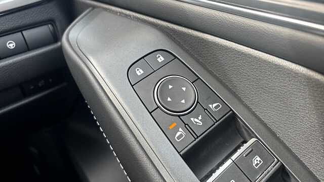 Nissan Qashqai Qashqai 1.3 Dig-t MHB 140 Tekna