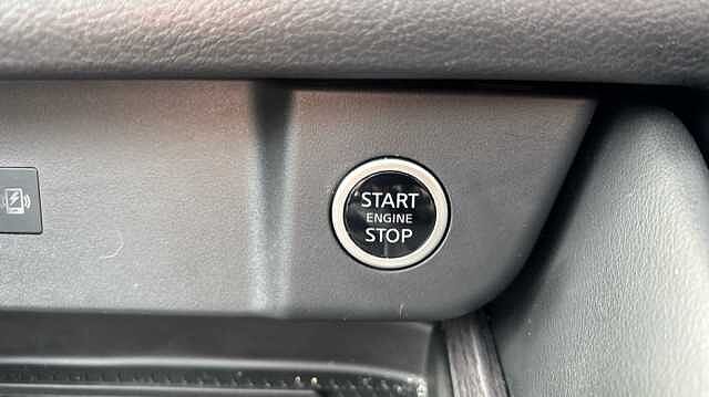 Nissan Qashqai Qashqai 1.3 Dig-t MHB 140 Tekna