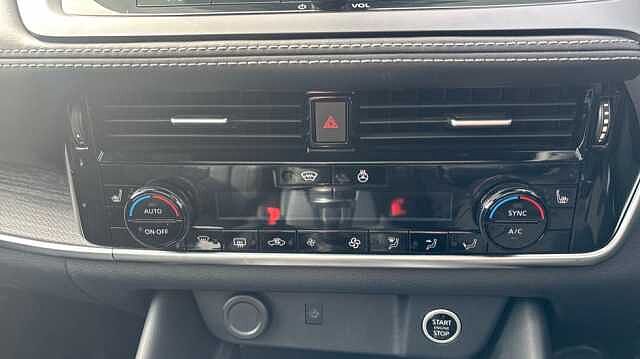 Nissan Qashqai Qashqai 1.3 Dig-t MHB 140 Tekna