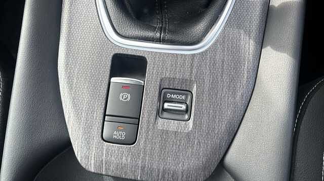 Nissan Qashqai Qashqai 1.3 Dig-t MHB 140 Tekna