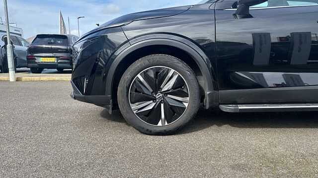 Nissan Qashqai Qashqai 1.3 Dig-t MHB 140 Tekna