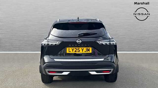 Nissan Qashqai Qashqai 1.3 Dig-t MHB 140 Tekna