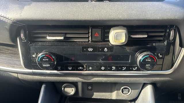 Nissan Qashqai QASHQAI 1.3 DiG-T MH 158 Tekna 5dr 4WD Xtronic