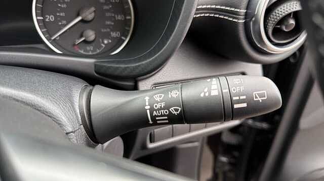 Nissan Juke JUKE 1.6 Hybrid N-Connecta 5dr Auto