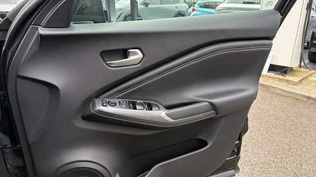 Nissan Juke JUKE 1.6 Hybrid N-Connecta 5dr Auto