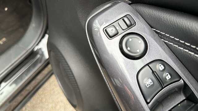 Nissan Juke JUKE 1.6 Hybrid N-Connecta 5dr Auto