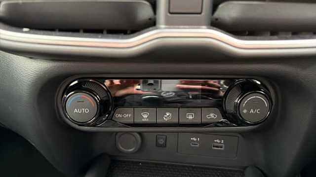 Nissan Juke JUKE 1.0 DiG-T N-Connecta 5dr