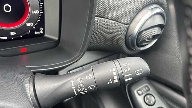 Nissan Juke JUKE 1.0 DiG-T N-Connecta 5dr