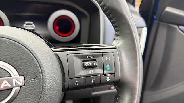 Nissan Qashqai QASHQAI 1.3 DiG-T MH Tekna 5dr