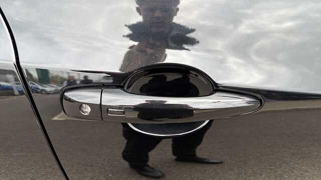 Nissan Juke JUKE 1.0 DiG-T N-Connecta 5dr DCT