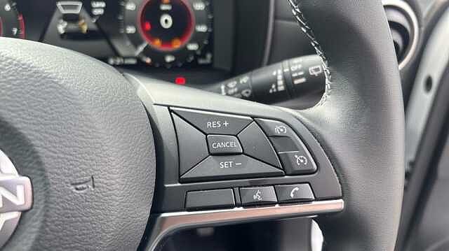 Nissan Juke JUKE 1.0 DiG-T N-Connecta 5dr