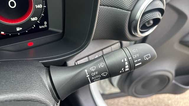 Nissan Juke JUKE 1.0 DiG-T N-Connecta 5dr