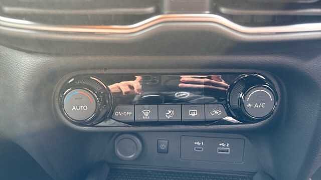 Nissan Juke JUKE 1.0 DiG-T N-Connecta 5dr